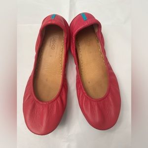 Fuchsia Tieks size 9